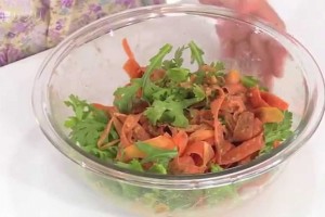 【料理サプリ】15分時短レシピ！　「にんじんと春菊の松の実味噌あえ」