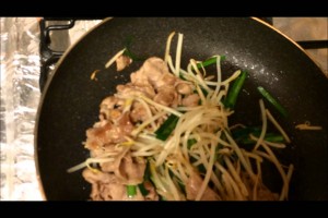 【料理動画】豚もやしレシピ｜豚もやしラーメン