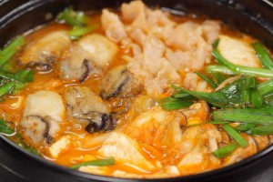 Oyster and Pork Kimchi Nabe (Korean-inspired Hot Pot Recipe) 牡蠣と豚肉のキムチ鍋（韓国風鍋） 作り方 レシピ